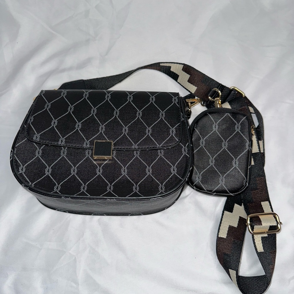 Stylish Black Crossbody Bag with Geometric Pattern and Adjustable Strap